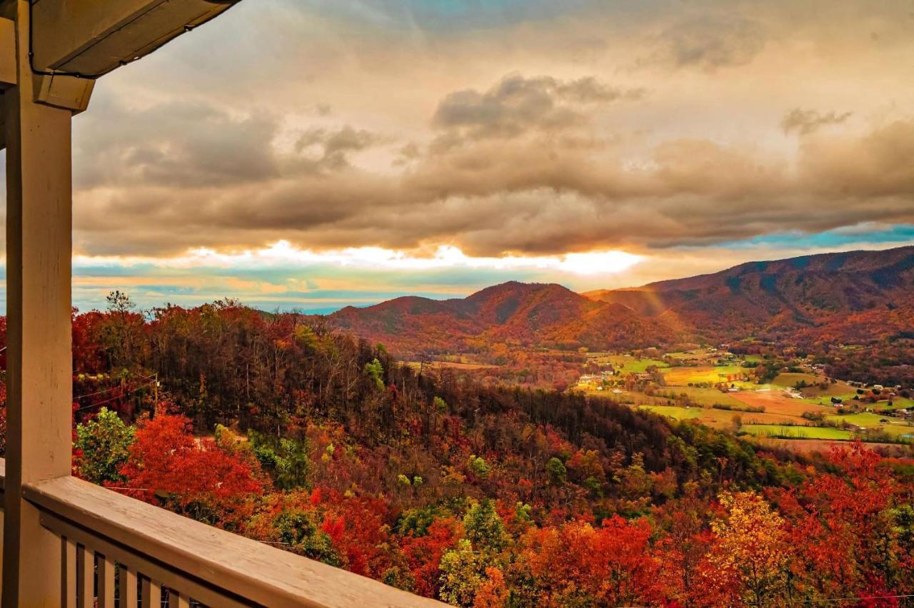 Tanasi Lodge - Reunions, Retreats, Weddings, Family Getaways Sevierville Extérieur photo