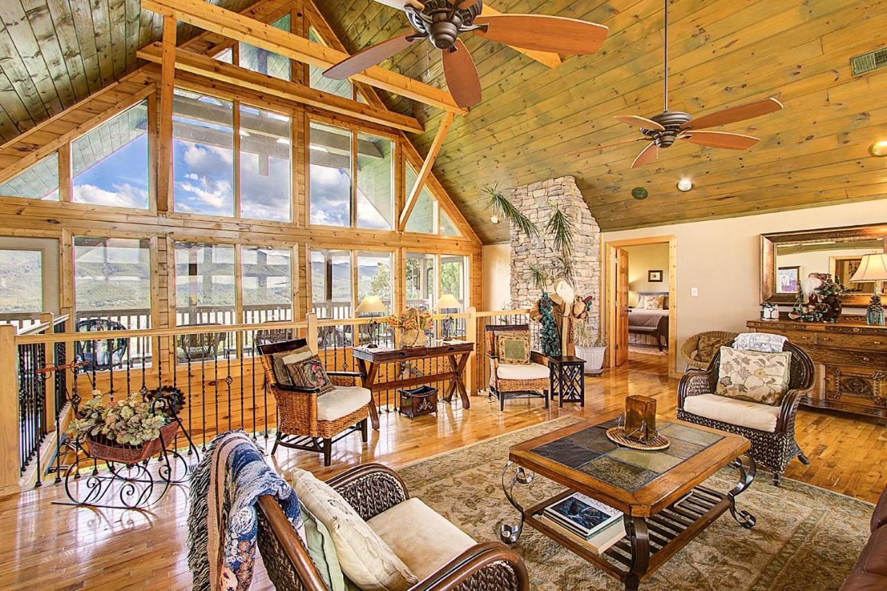 Tanasi Lodge - Reunions, Retreats, Weddings, Family Getaways Sevierville Extérieur photo