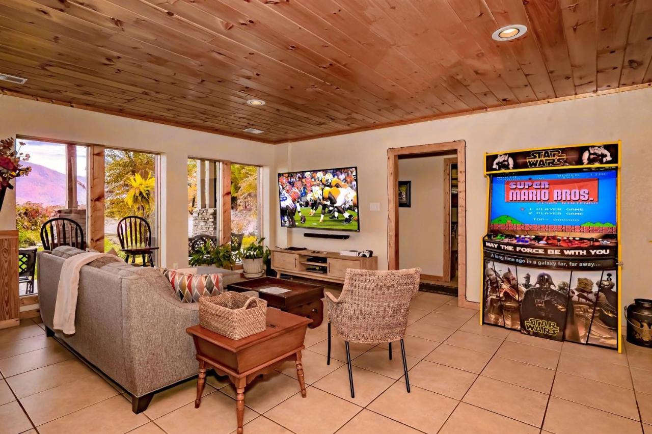 Tanasi Lodge - Reunions, Retreats, Weddings, Family Getaways Sevierville Extérieur photo